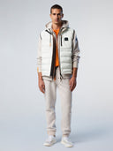 7 | Bit of white | tiburon-vest-603352